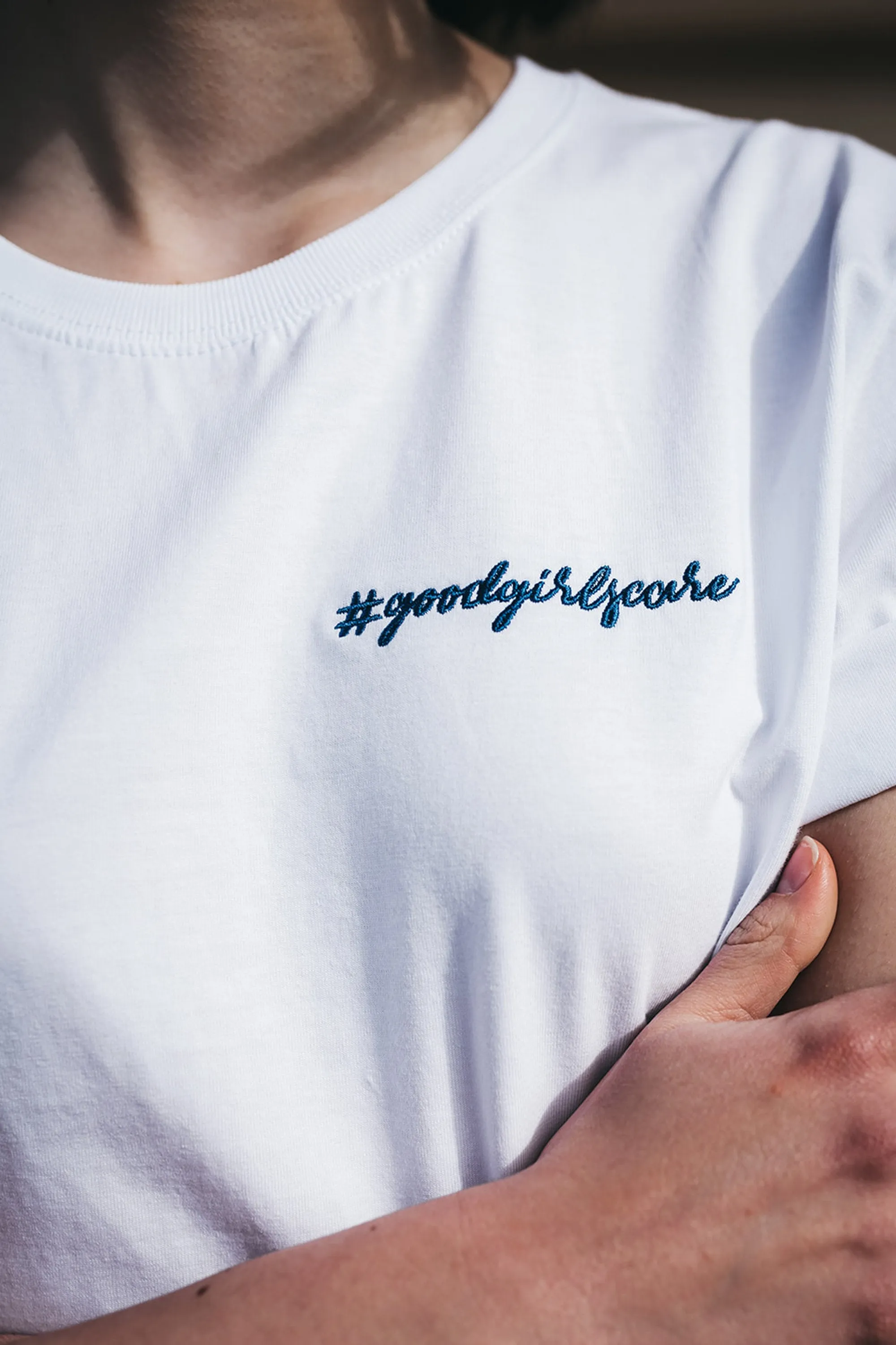 #goodgirlscare tee white & blue embroidery