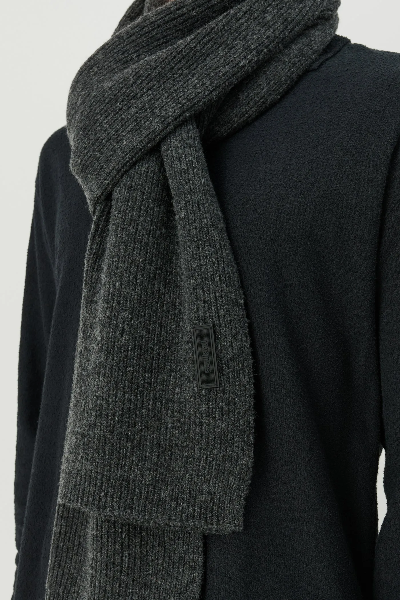 ISSEY scarf