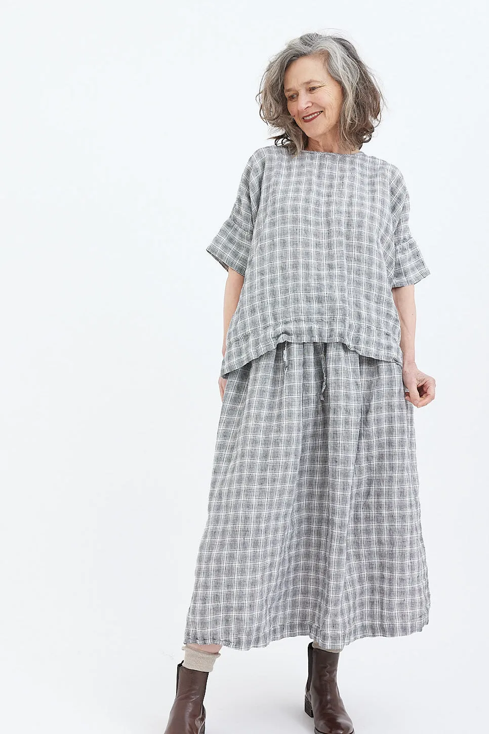 Metta - Avril T-Shirt - Textured Linen Black Check